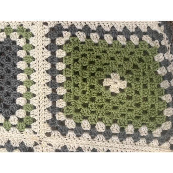 Handmade Knit Crochet Throw Blanket Afghan Granny Square Cream Grey Green 37x37 - Picture 4 of 9